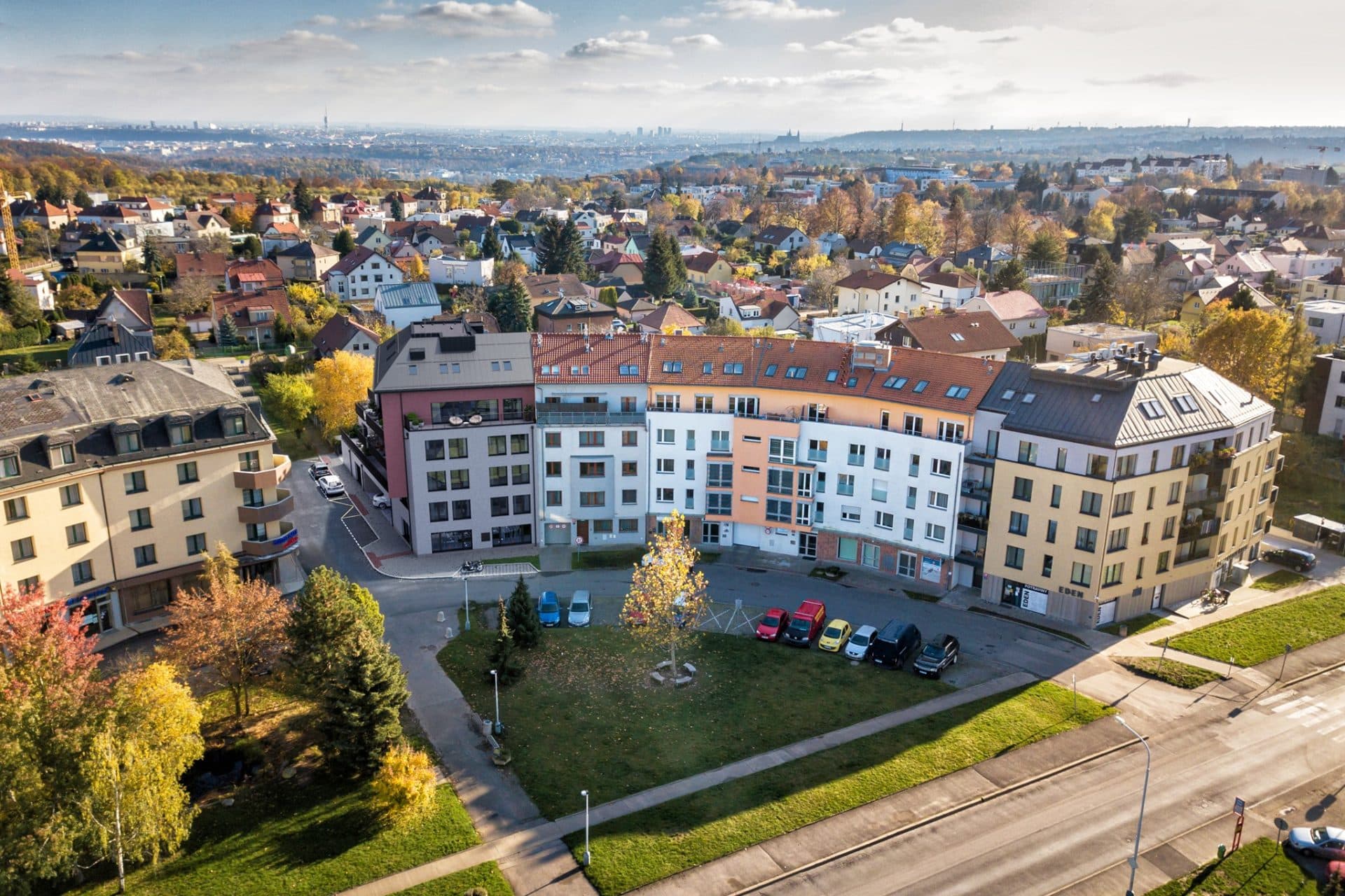 Suchdolské Náměstí II - foto 1
