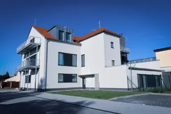 Dělnická 12
